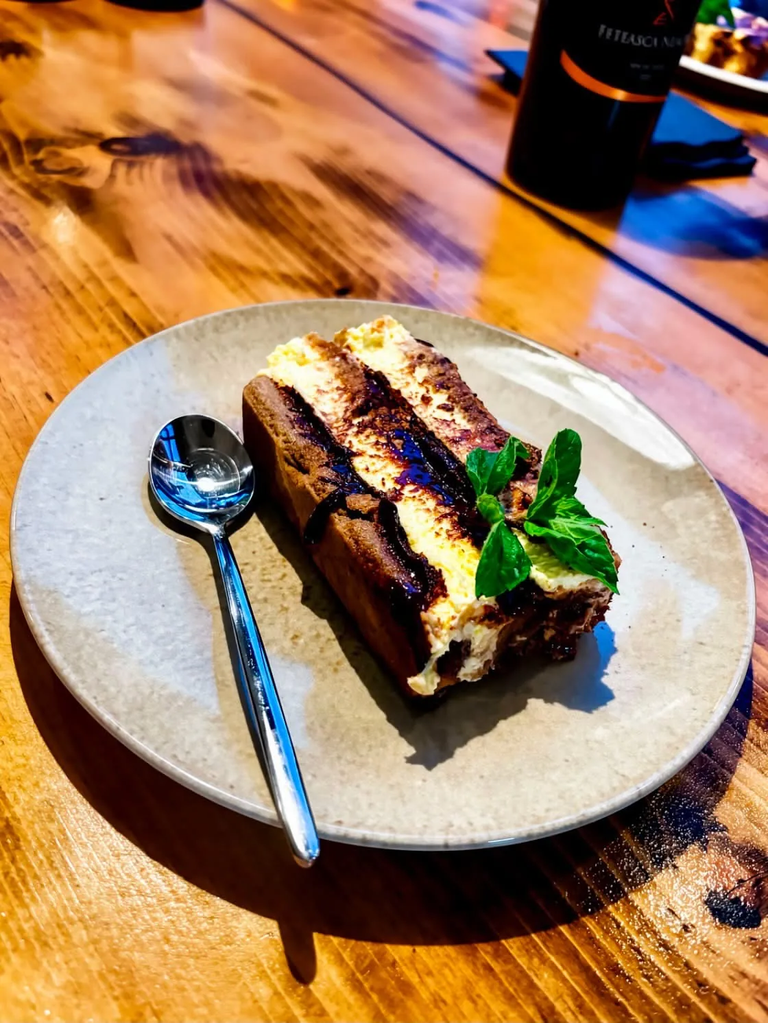 Desert rumenit, servit cu mentă la Bungard Gastro Local
